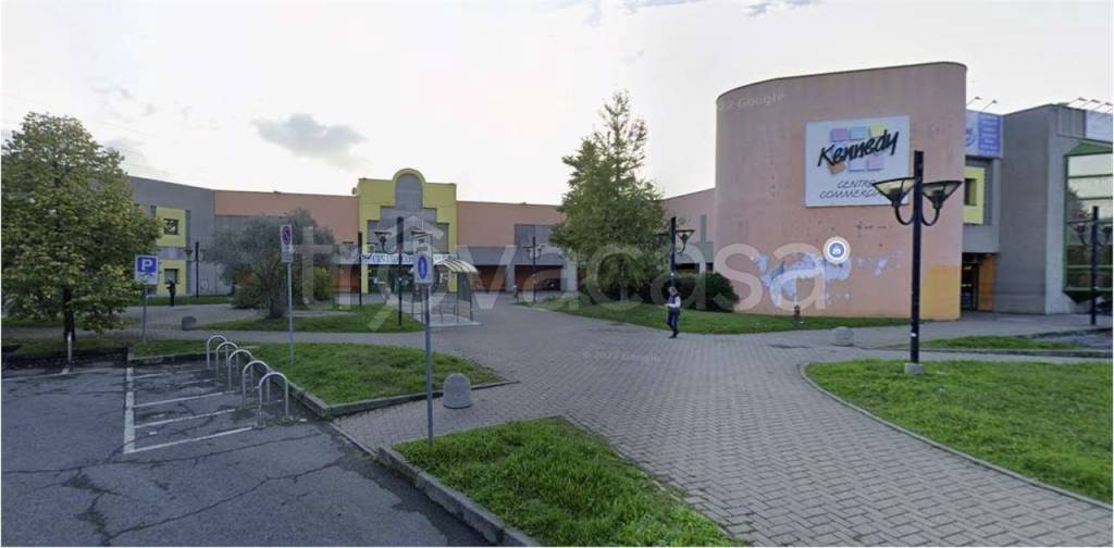 negozio in vendita a Brugherio
