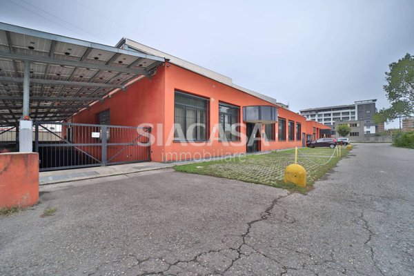 capannone in vendita a Brugherio