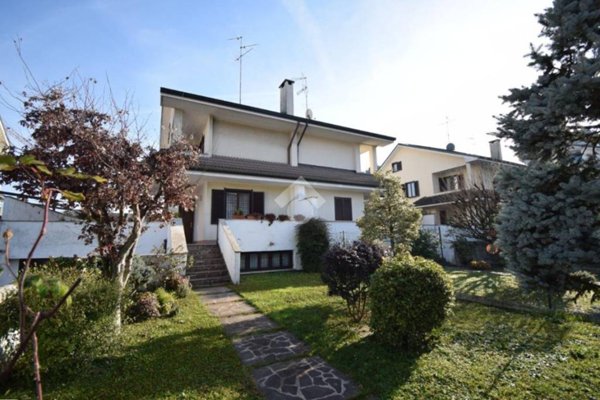 casa indipendente in vendita a Brugherio
