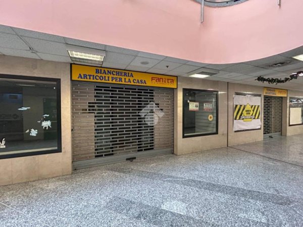 negozio in vendita a Brugherio