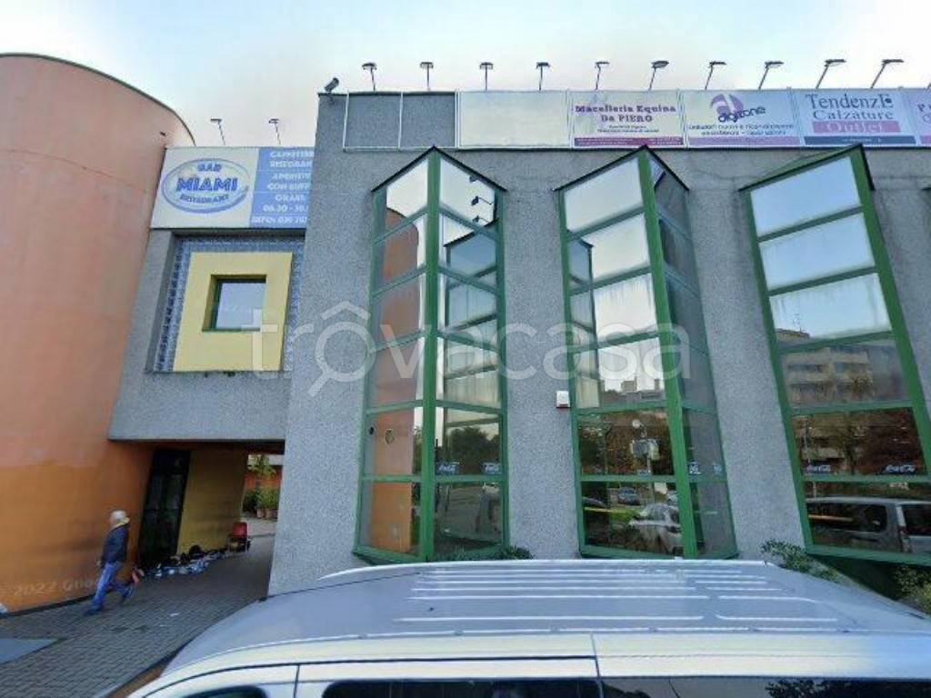 negozio in vendita a Brugherio