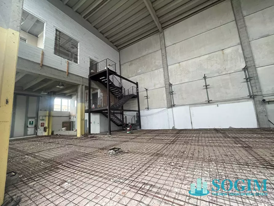 capannone in vendita a Brugherio