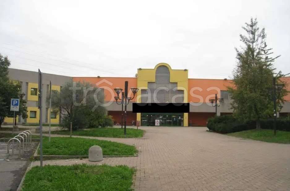 negozio in vendita a Brugherio