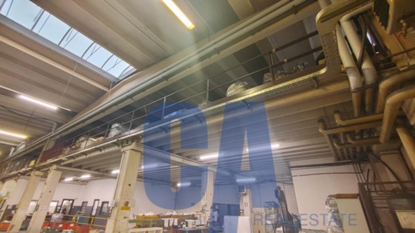 capannone in vendita a Brugherio