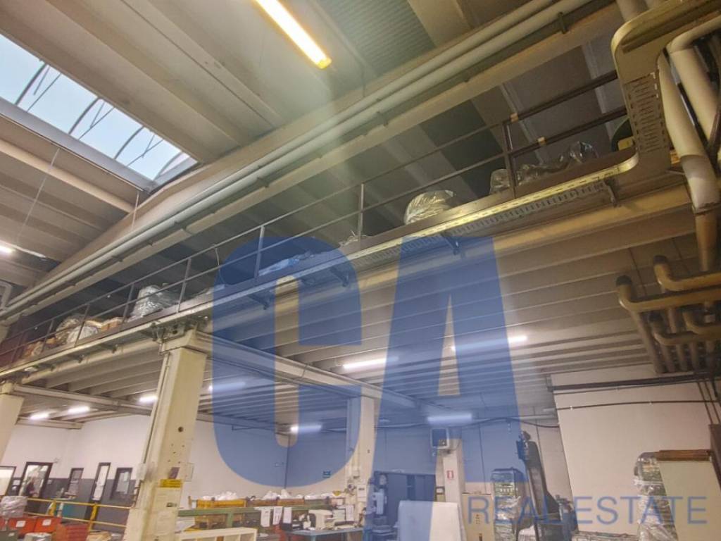 capannone in vendita a Brugherio