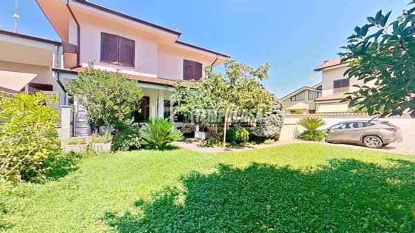 casa indipendente in vendita a Brugherio