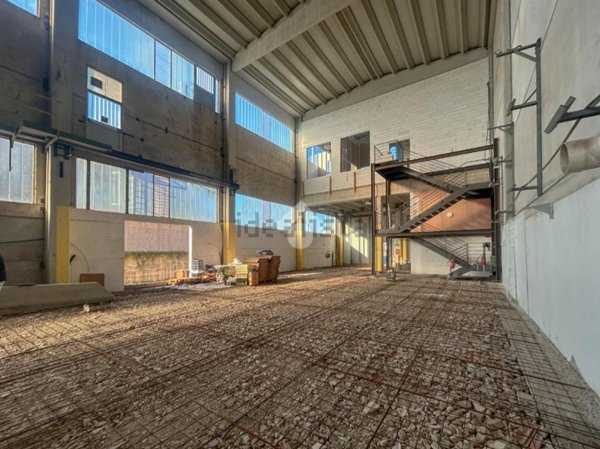 capannone in vendita a Brugherio