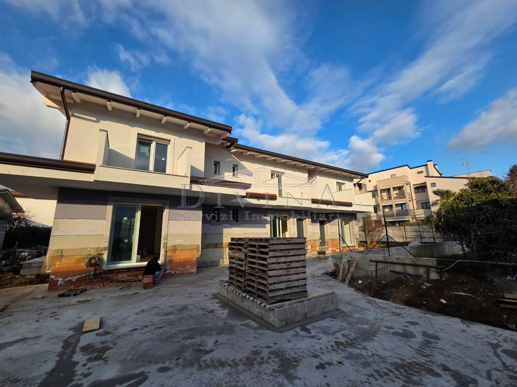 casa indipendente in vendita a Brugherio in zona San Damiano