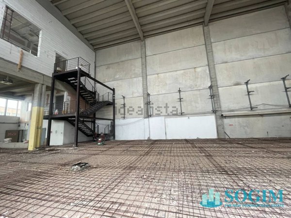 capannone in vendita a Brugherio