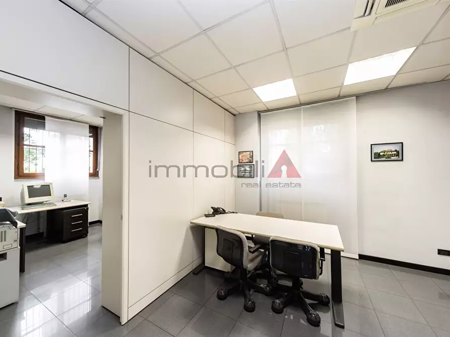 negozio in vendita a Brugherio