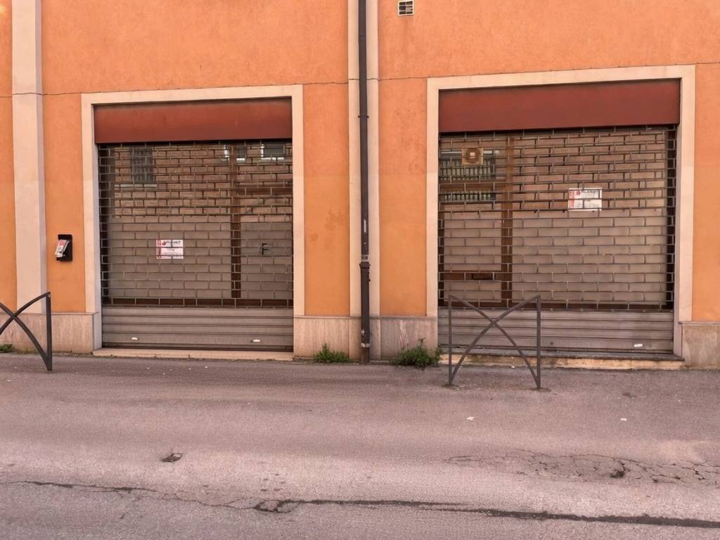 negozio in vendita a Brugherio