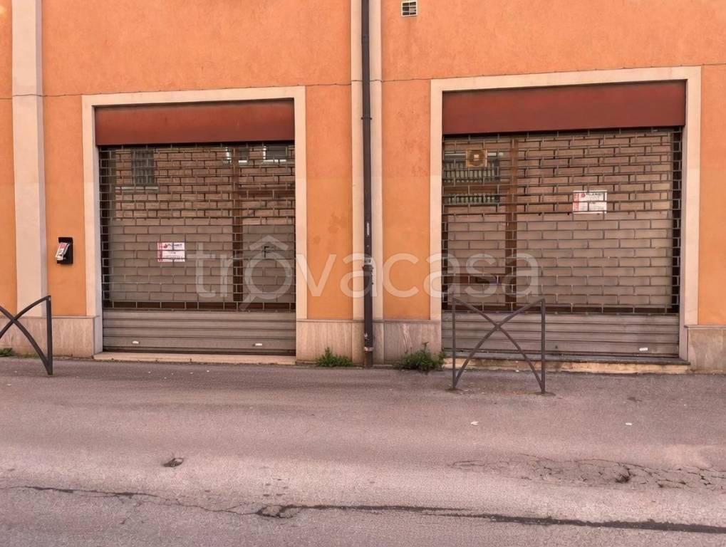 negozio in vendita a Brugherio