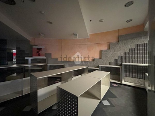 negozio in vendita a Brugherio