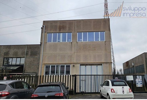 capannone in vendita a Brugherio