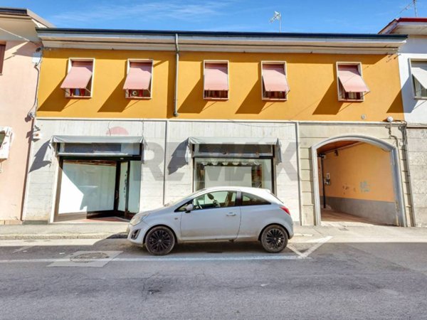 negozio in vendita a Brugherio