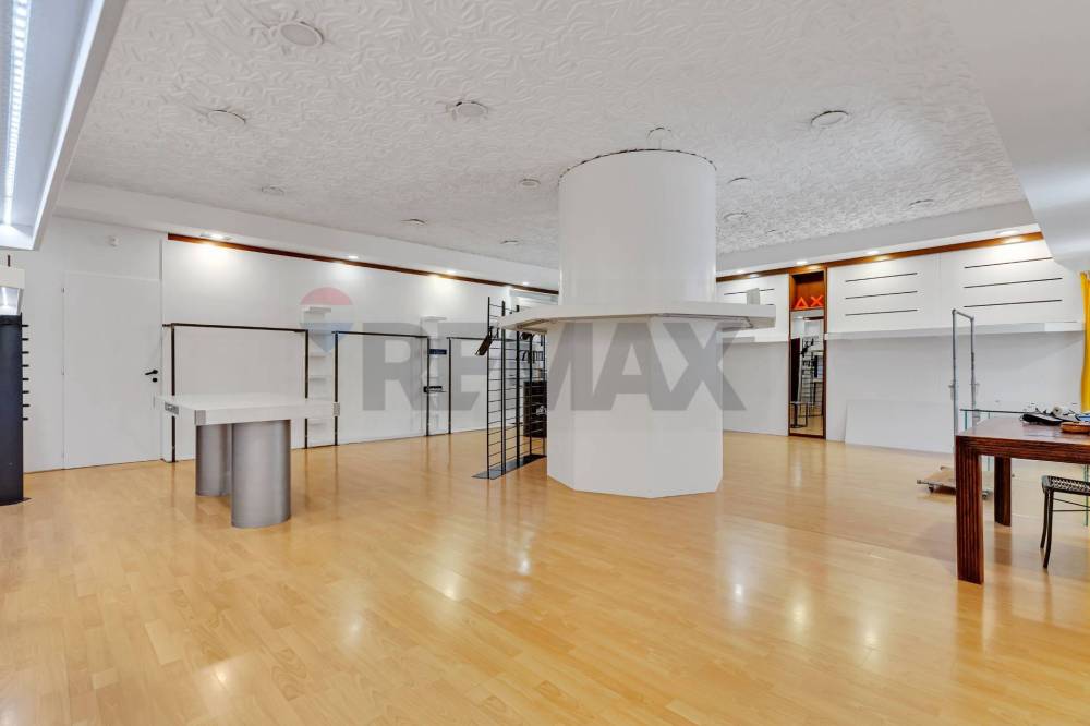 negozio in vendita a Brugherio