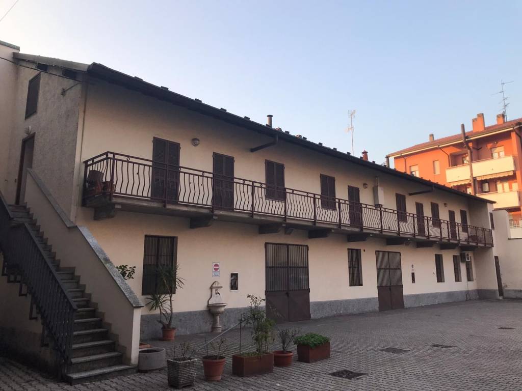 intera palazzina in vendita a Brugherio in zona San Damiano
