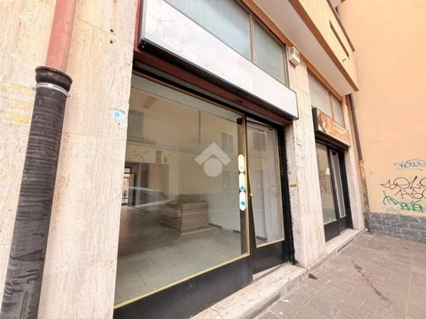 negozio in vendita a Brugherio