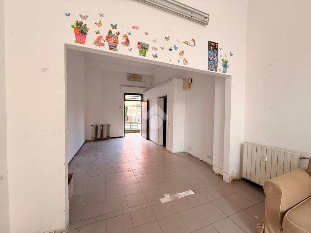 negozio in vendita a Brugherio