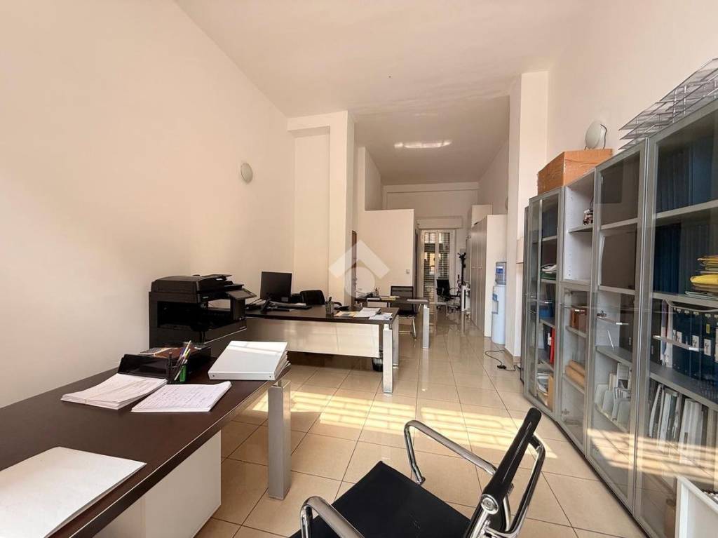 negozio in vendita a Brugherio