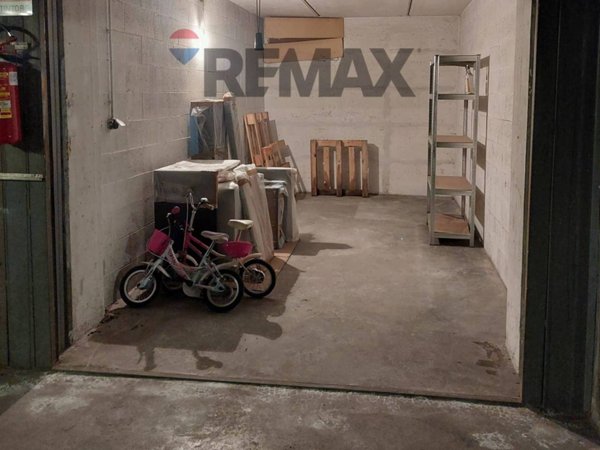 locale di sgombero in vendita a Brugherio