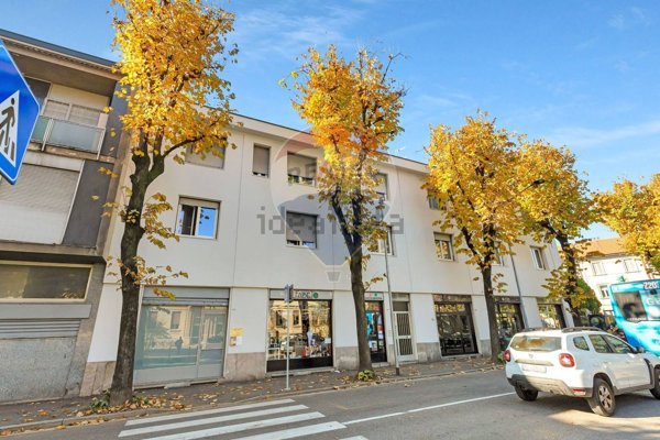 negozio in vendita a Brugherio
