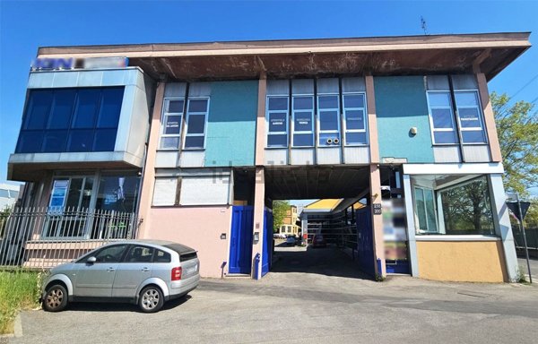 capannone in vendita a Brugherio