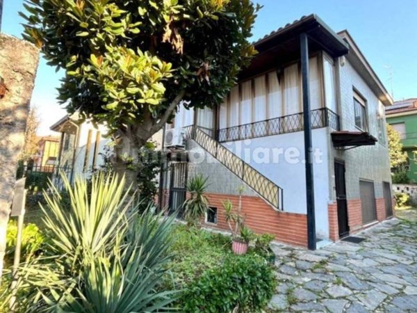 casa indipendente in vendita a Brugherio