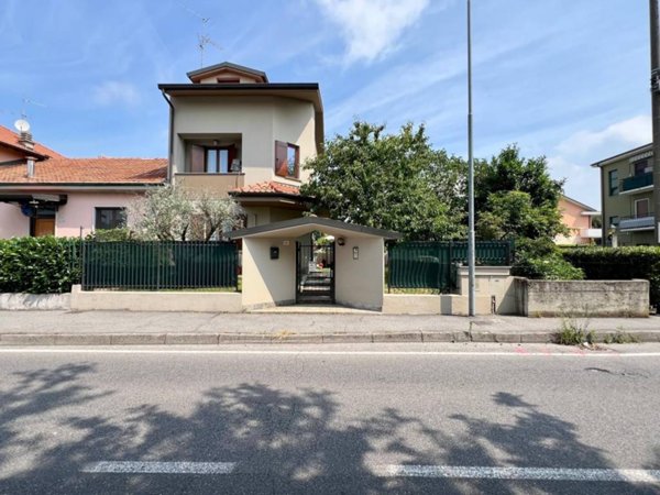 casa indipendente in vendita a Brugherio