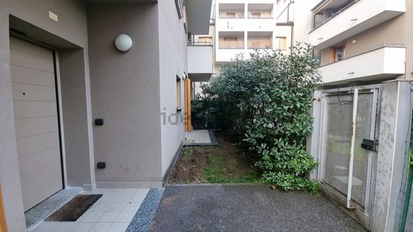 appartamento in vendita a Brugherio in zona Dorderio