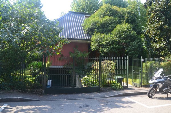 casa indipendente in vendita a Brugherio in zona Dorderio
