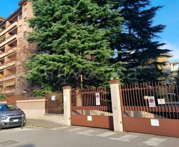 appartamento in vendita a Brugherio in zona Dorderio
