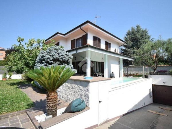 casa indipendente in vendita a Brugherio in zona San Damiano