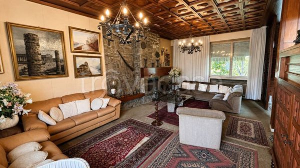 casa indipendente in vendita a Brugherio in zona Dorderio