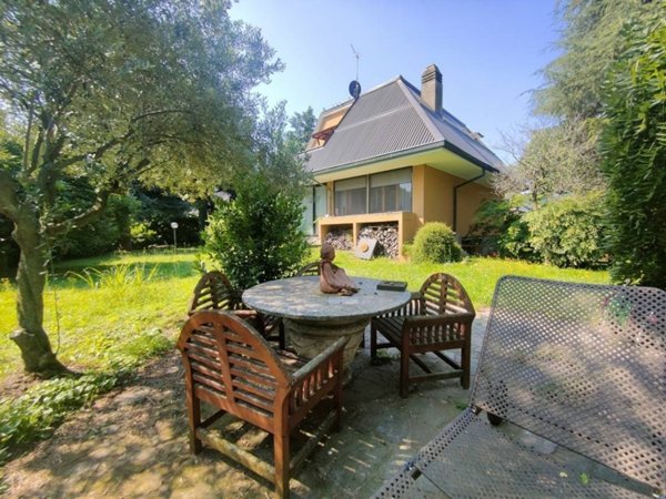 casa indipendente in vendita a Brugherio in zona Dorderio
