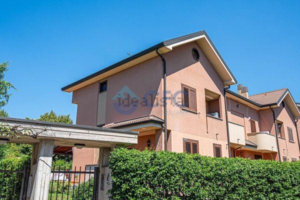 casa indipendente in vendita a Brugherio in zona Dorderio