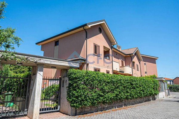 casa indipendente in vendita a Brugherio in zona Dorderio