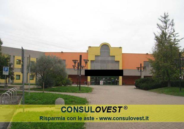 negozio in vendita a Brugherio in zona Dorderio
