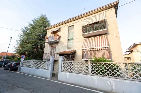 appartamento in vendita a Brugherio in zona Dorderio