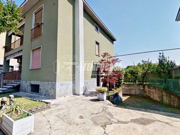 casa indipendente in vendita a Brugherio in zona Dorderio