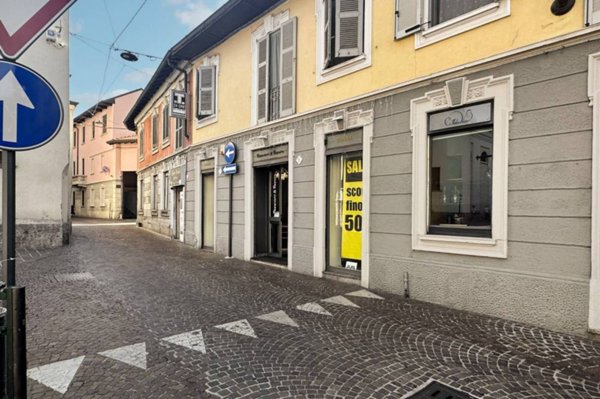 negozio in vendita a Brugherio in zona Dorderio