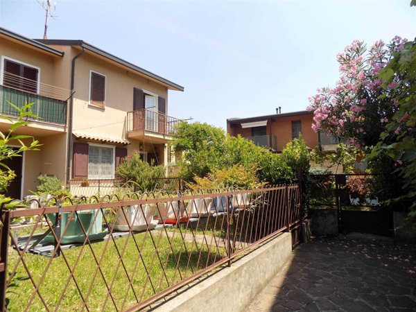 casa indipendente in vendita a Brugherio
