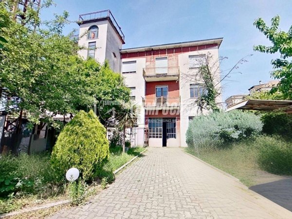 attico in vendita a Brugherio in zona Dorderio