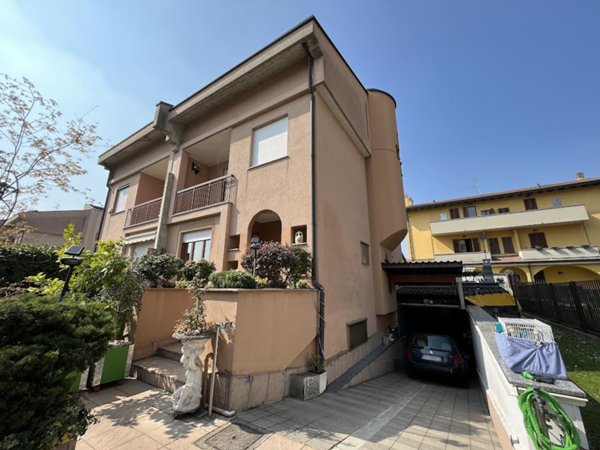 casa indipendente in vendita a Brugherio