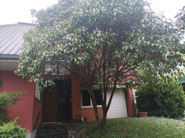 casa indipendente in vendita a Brugherio in zona Dorderio