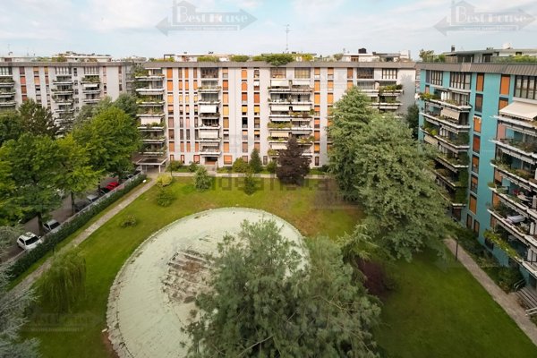 appartamento in vendita a Brugherio in zona Dorderio