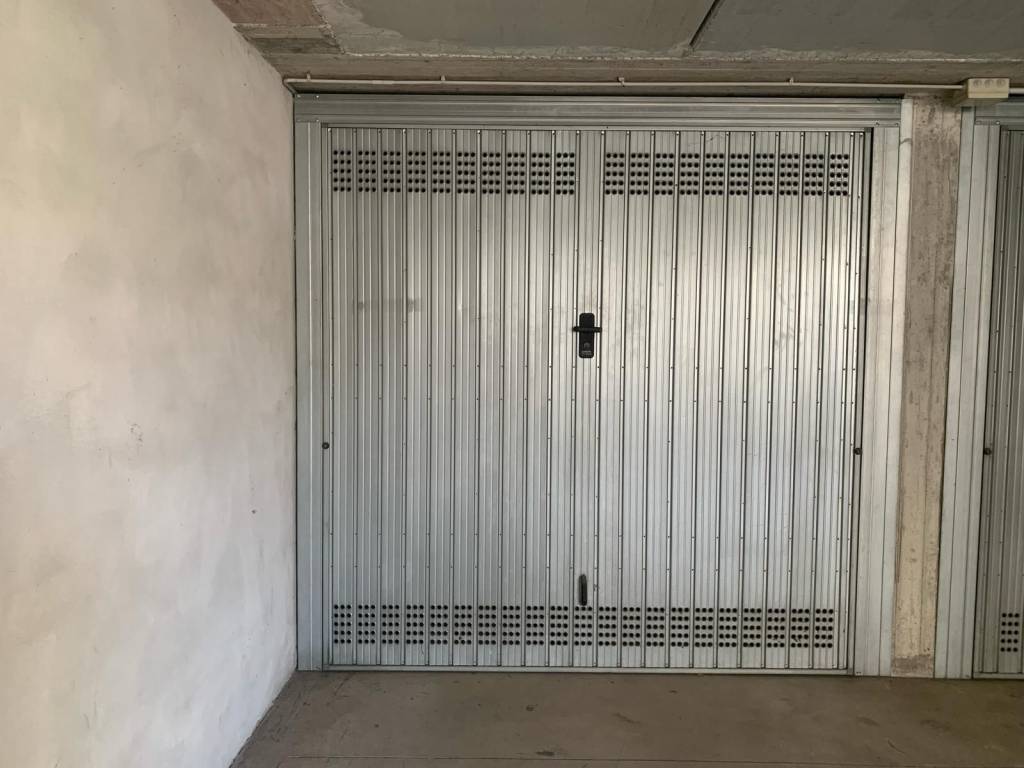 box auto in vendita a Brugherio in zona Dorderio