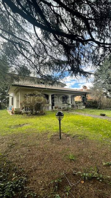 casa indipendente in vendita a Burago di Molgora