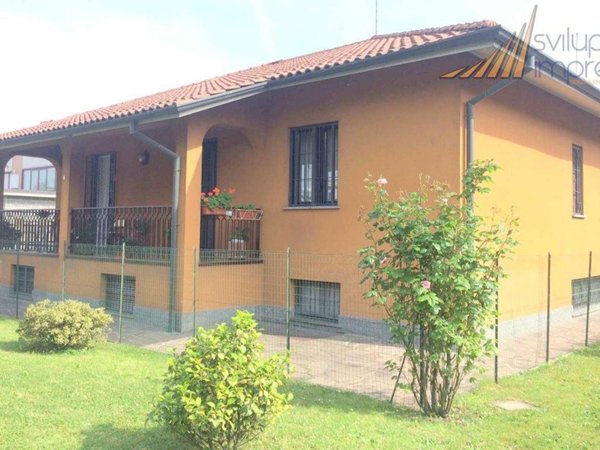 casa indipendente in vendita a Burago di Molgora