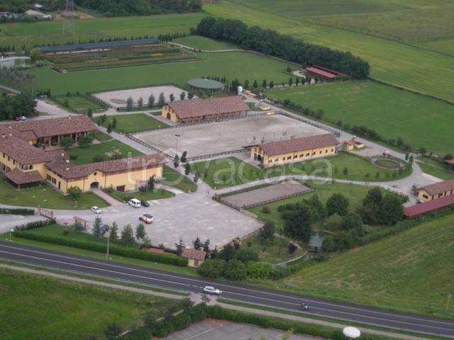 negozio in vendita a Burago di Molgora